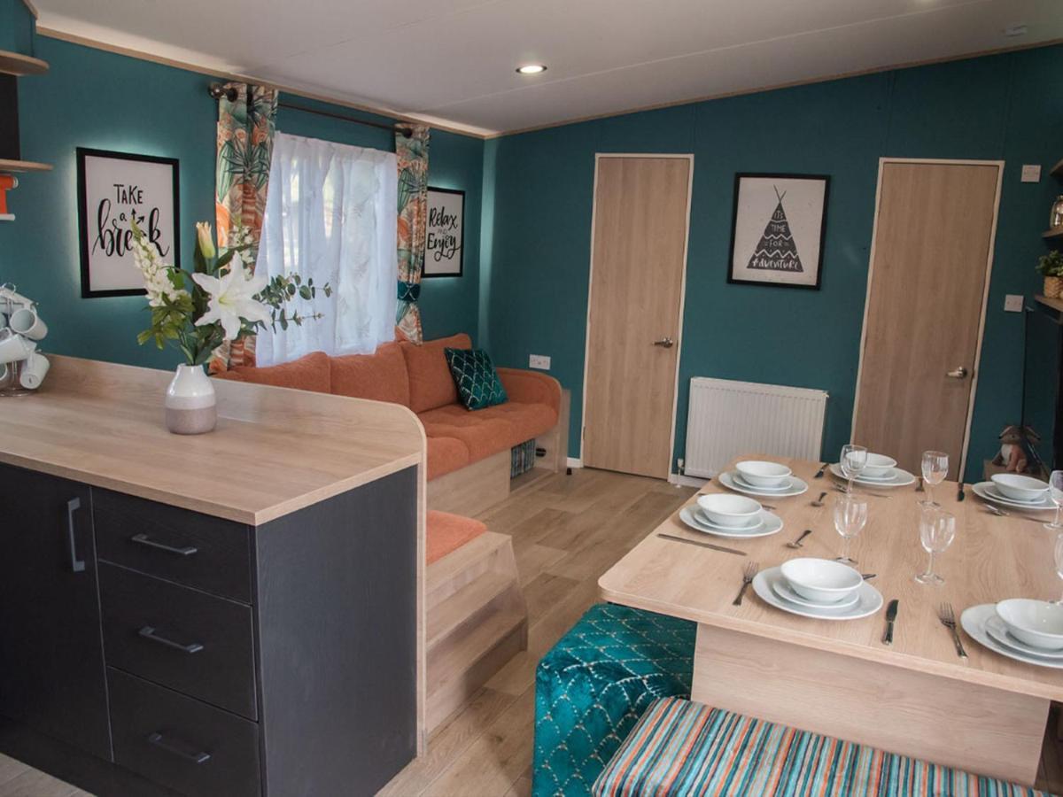 Whitecliff Bay Holiday Park Bembridge Exterior photo