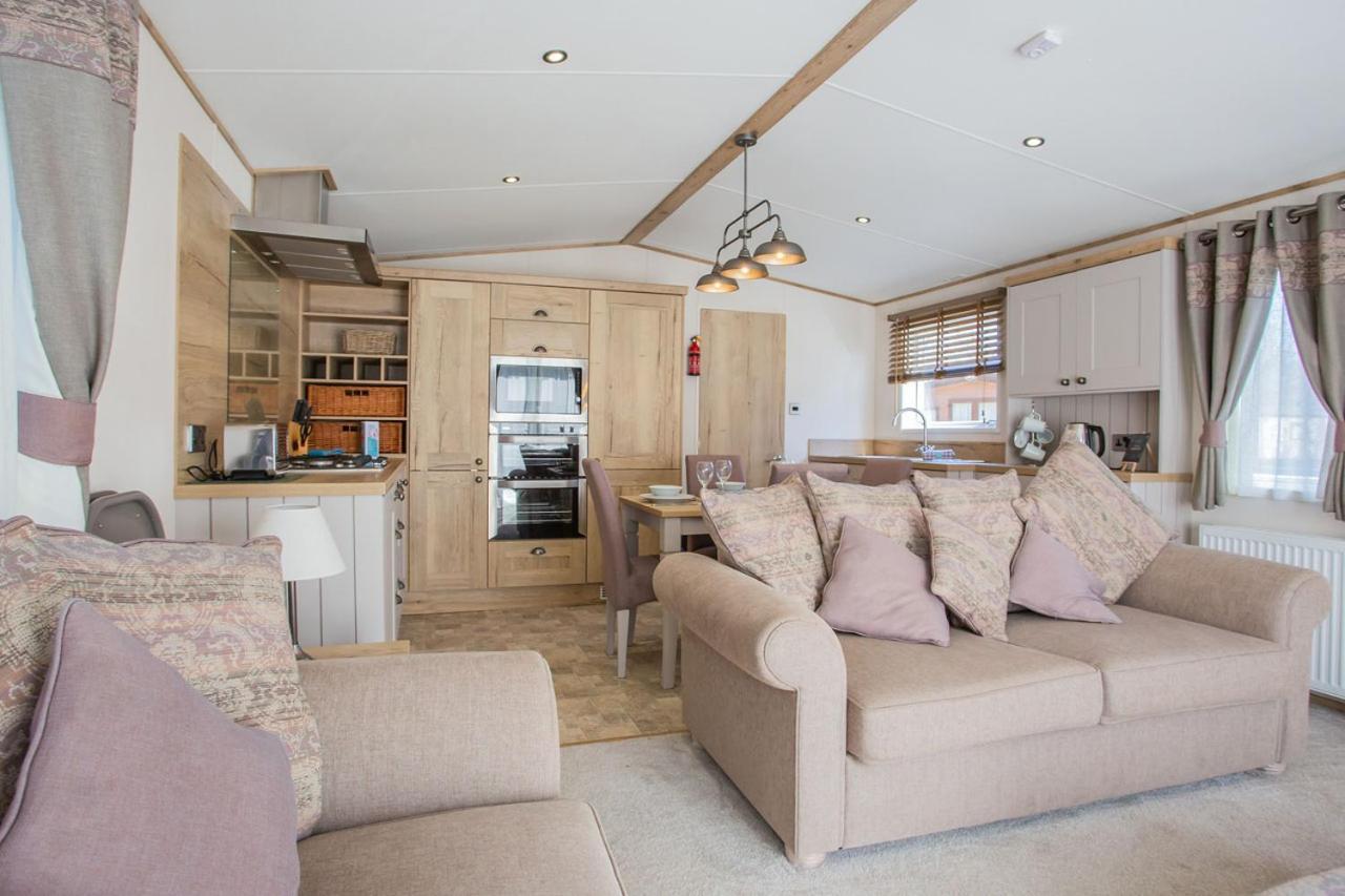 Whitecliff Bay Holiday Park Bembridge Exterior photo
