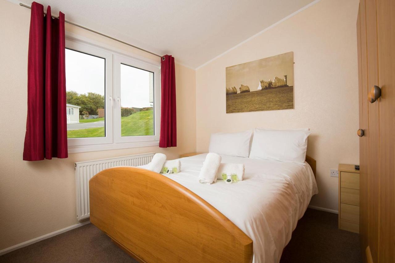 Whitecliff Bay Holiday Park Bembridge Exterior photo